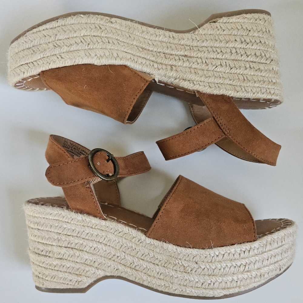 Universal Thread Plateform Espadrilles - image 1